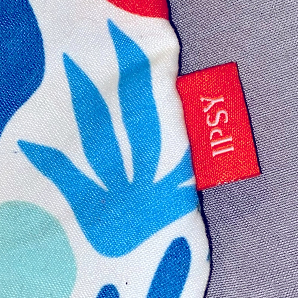 Ipsy glam plus bag.